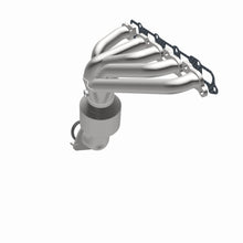 Load image into Gallery viewer, MagnaFlow Exhaust Products 4583862 California CARB Manifold Catalytic Converter for Select Chevrolet Colorado, GMC Canyon, Hummer H3, Isuzu i-350