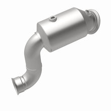 Load image into Gallery viewer, MagnaFlow Exhaust Products 21-504 OEM Grade Direct-Fit Catalytic Converter for Select Mercedes-Benz C300, Mercedes-Benz E300, Mercedes-Benz GLC300, Mercedes-Benz GLC350e, Mercedes-Benz SLC300, Mercedes-Benz SLK300