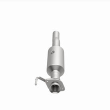 Load image into Gallery viewer, MagnaFlow Exhaust Products 280440 OEM Grade Direct-Fit Catalytic Converter for Select Ford F-350 Super Duty, Ford F-450 Super Duty, Ford F-550 Super Duty