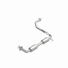 Load image into Gallery viewer, MagnaFlow Exhaust Products 5582935 California CARB Direct-Fit Catalytic Converter for Select Toyota Tundra