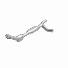 Load image into Gallery viewer, MagnaFlow Exhaust Products 447159 California CARB Direct-Fit Catalytic Converter for Select Ford E-150, Ford E-150 Club Wagon, Ford E-150 Econoline, Ford E-150 Econoline Club Wagon, Ford E-250, Ford E-250 Econoline