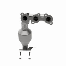 Load image into Gallery viewer, MagnaFlow Exhaust Products 51540 OEM Grade Manifold Catalytic Converter for Select Toyota Highlander