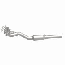 Load image into Gallery viewer, MagnaFlow Exhaust Products 51393 OEM Grade Direct-Fit Catalytic Converter for Select Volkswagen Beetle, Volkswagen Golf, Volkswagen Jetta