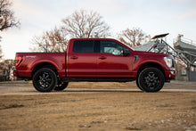 Load image into Gallery viewer, Rough Country 58600 Leveling Lift Kit for Select Ford F-150