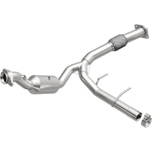 Load image into Gallery viewer, MagnaFlow Exhaust Products 280219 OEM Grade Direct-Fit Catalytic Converter for Select Ford Expedition, Lincoln Navigator