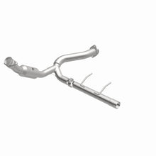 Load image into Gallery viewer, MagnaFlow Exhaust Products 5451500 California CARB Direct-Fit Catalytic Converter for Select Ford Expedition, Lincoln Navigator
