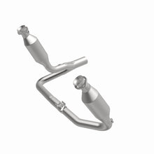 Load image into Gallery viewer, MagnaFlow Exhaust Products 4651657 California CARB Direct-Fit Catalytic Converter for Select Dodge Dakota