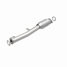 Load image into Gallery viewer, MagnaFlow Exhaust Products 93134 HM Grade Direct-Fit Catalytic Converter for Select Toyota RAV4