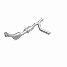 Load image into Gallery viewer, MagnaFlow Exhaust Products 447180 California CARB Direct-Fit Catalytic Converter for Select Ford E-150 Econoline, Ford E-150 Econoline Club Wagon, Ford E-250 Econoline