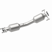 Load image into Gallery viewer, MagnaFlow Exhaust Products 6511753 California CARB Direct-Fit Catalytic Converter for Select Nissan Versa, Nissan Versa Note