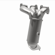 Load image into Gallery viewer, MagnaFlow Exhaust Products 22-077 OEM Grade Manifold Catalytic Converter for Select Ford Flex, Ford Taurus, Lincoln MKS, Lincoln MKT