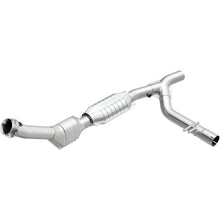 Load image into Gallery viewer, MagnaFlow Exhaust Products 23319 HM Grade Direct-Fit Catalytic Converter for Select Ford Expedition, Ford F-150, Ford F-250, Lincoln Blackwood, Lincoln Navigator