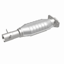 Load image into Gallery viewer, MagnaFlow Exhaust Products 93486 Standard Grade Direct-Fit Catalytic Converter for Select Chevrolet S10, Chevrolet S10 Blazer, GMC Jimmy, GMC S15, GMC S15 Jimmy, GMC Sonoma, GMC Syclone, GMC Typhoon, Oldsmobile Bravada