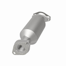 Load image into Gallery viewer, MagnaFlow Exhaust Products 5592863 California CARB Direct-Fit Catalytic Converter for Select Hyundai Santa Fe, Kia Sorento