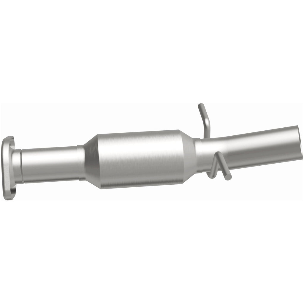 MagnaFlow Exhaust Products 52537 OEM Grade Direct-Fit Catalytic Converter for Select Toyota Highlander