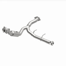 Load image into Gallery viewer, MagnaFlow Exhaust Products 21-528 OEM Grade Direct-Fit Catalytic Converter for Select Ford Expedition, Lincoln Navigator