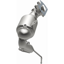 Load image into Gallery viewer, MagnaFlow Exhaust Products 22-161 OEM Grade Manifold Catalytic Converter for Select Chrysler 200, Jeep Cherokee