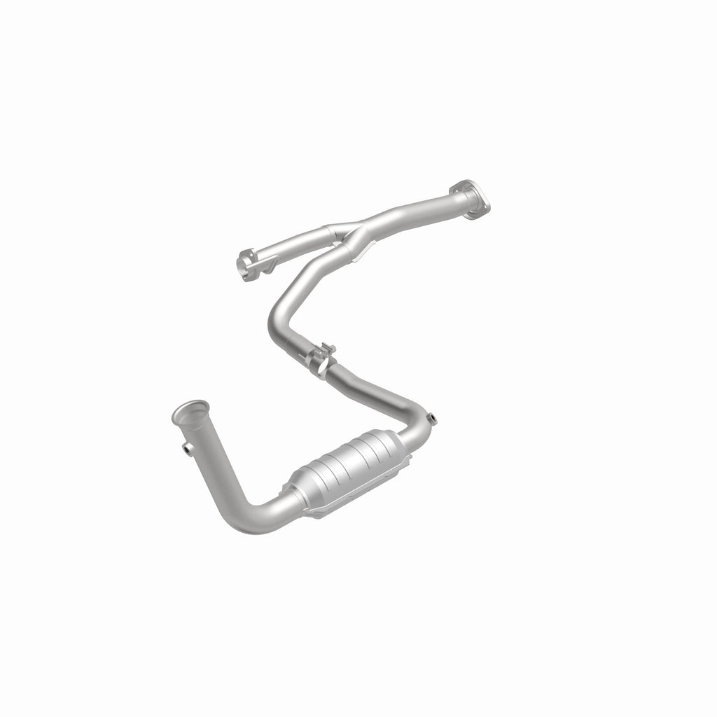 MagnaFlow Exhaust Products 49582 OEM Grade Direct-Fit Catalytic Converter for Select Jeep Liberty