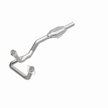 Load image into Gallery viewer, MagnaFlow Exhaust Products 93316 Standard Grade Direct-Fit Catalytic Converter for Select Ford E-150 Econoline, Ford E-150 Econoline Club Wagon, Ford E-250 Econoline, Ford E-250 Econoline Club Wagon, Ford E-350 Econoline, Ford E-350 Econoline Club Wagon