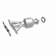 Load image into Gallery viewer, MagnaFlow Exhaust Products 51772 OEM Grade Manifold Catalytic Converter for Select Mitsubishi Outlander