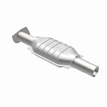Load image into Gallery viewer, MagnaFlow Exhaust Products 3391456 California CARB Direct-Fit Catalytic Converter for Select Chevrolet El Camino, GMC Caballero