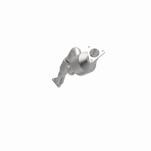 Load image into Gallery viewer, MagnaFlow Exhaust Products 5582586 California CARB Direct-Fit Catalytic Converter for Select Audi Q7, Volkswagen Touareg