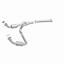 Load image into Gallery viewer, MagnaFlow Exhaust Products 4551211 California CARB Direct-Fit Catalytic Converter for Select Chevrolet Express 1500, Chevrolet Express 2500, GMC Savana 1500, GMC Savana