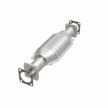 Load image into Gallery viewer, MagnaFlow Exhaust Products 3391657 California CARB Direct-Fit Catalytic Converter for Select Isuzu Pickup, Isuzu Rodeo, Isuzu Trooper