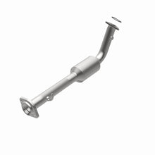 Load image into Gallery viewer, MagnaFlow Exhaust Products 4451421 California CARB Direct-Fit Catalytic Converter for Select Cadillac Escalade, Cadillac Escalade ESV, Cadillac Escalade EXT, GMC Yukon