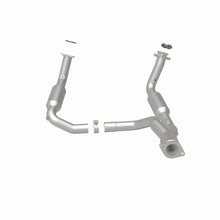 Load image into Gallery viewer, MagnaFlow Exhaust Products 5451650 California CARB Direct-Fit Catalytic Converter for Select Buick Rainier, Chevrolet Trailblazer, GMC Envoy