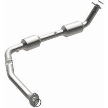 Load image into Gallery viewer, MagnaFlow Exhaust Products 5582629 California CARB Direct-Fit Catalytic Converter for Select Toyota Tundra