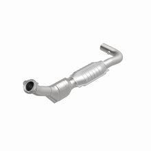Load image into Gallery viewer, MagnaFlow Exhaust Products 51934 OEM Grade Direct-Fit Catalytic Converter for Select Ford Expedition, Ford F-150, Ford F-250, Lincoln Navigator