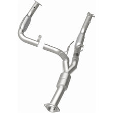 Load image into Gallery viewer, MagnaFlow Exhaust Products 51812 OEM Grade Direct-Fit Catalytic Converter for Select Chevrolet Silverado HD, Chevrolet Silverado HD, GMC Sierra HD, GMC Sierra HD