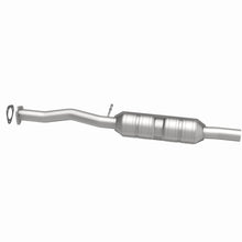 Load image into Gallery viewer, MagnaFlow Exhaust Products 55323 HM Grade Direct-Fit Catalytic Converter for Select Ford Excursion, Ford F-250 Super Duty, Ford F-350 Super Duty, Ford F-450 Super Duty, Ford F-550 Super Duty