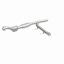 Load image into Gallery viewer, MagnaFlow Exhaust Products 447178 California CARB Direct-Fit Catalytic Converter for Select Ford E-150 Econoline, Ford E-150 Econoline Club Wagon, Ford Expedition, Ford F-150, Ford F-250