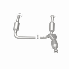 Load image into Gallery viewer, MagnaFlow Exhaust Products 5582578 California CARB Direct-Fit Catalytic Converter for Select Chevrolet Avalanche, Chevrolet Silverado 1500, Chevrolet Suburban 1500, Chevrolet Tahoe, GMC Sierra 1500, GMC Yukon, GMC Yukon XL