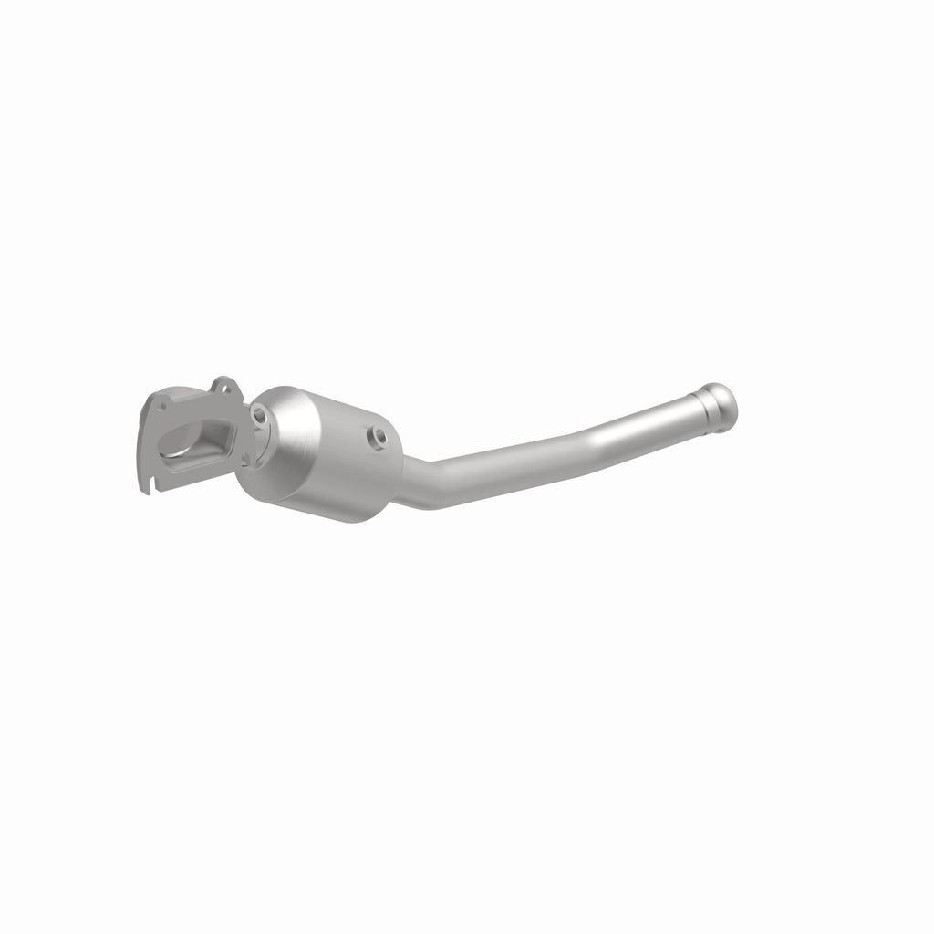 MagnaFlow Exhaust Products 21-251 OEM Grade Direct-Fit Catalytic Converter for Select Dodge Durango, Jeep Grand Cherokee