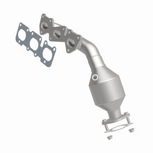 Load image into Gallery viewer, MagnaFlow Exhaust Products 51401 OEM Grade Manifold Catalytic Converter for Select Kia Borrego