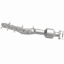 Load image into Gallery viewer, MagnaFlow Exhaust Products 290035 OEM Grade Manifold Catalytic Converter for Select INFINITI QX80, Nissan Armada, Nissan NV2500, Nissan NV3500, Nissan TITAN, Nissan TITAN XD