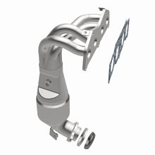 Load image into Gallery viewer, MagnaFlow Exhaust Products 5531078 California CARB Manifold Catalytic Converter for Select Pontiac Vibe