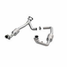 Load image into Gallery viewer, MagnaFlow Exhaust Products 51378 OEM Grade Direct-Fit Catalytic Converter for Select Ford E-150, Ford E-150 Club Wagon, Ford E-150 Econoline, Ford E-150 Econoline Club Wagon, Ford E-250, Ford E-250 Econoline, Ford E-350 Club Wagon, Ford E-350 Econoline