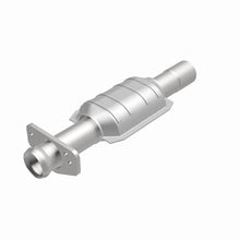 Load image into Gallery viewer, MagnaFlow Exhaust Products 93485 Standard Grade Direct-Fit Catalytic Converter for Select Chevrolet S10 Blazer, GMC Jimmy, Oldsmobile Bravada