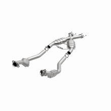 Load image into Gallery viewer, MagnaFlow Exhaust Products 444062 California CARB Direct-Fit Catalytic Converter for Select Ford Mustang