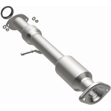 Load image into Gallery viewer, MagnaFlow Exhaust Products 5592534 California CARB Direct-Fit Catalytic Converter for Select Toyota Highlander