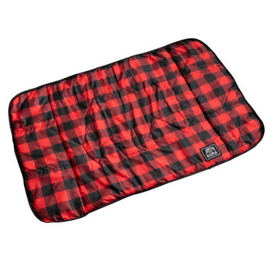 KUMA 863-KM-LBDB-RB Lazy Bear Dog Blanket - Red/Black