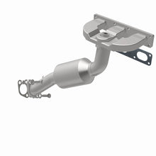 Load image into Gallery viewer, MagnaFlow Exhaust Products 5531759 California CARB Manifold Catalytic Converter for Select BMW 325Ci, BMW 325i