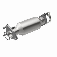 Load image into Gallery viewer, MagnaFlow Exhaust Products 5582665 California CARB Direct-Fit Catalytic Converter for Select Nissan Frontier, Nissan NV1500, Nissan NV2500, Nissan NV3500, Nissan Pathfinder, Nissan Xterra, Suzuki Equator