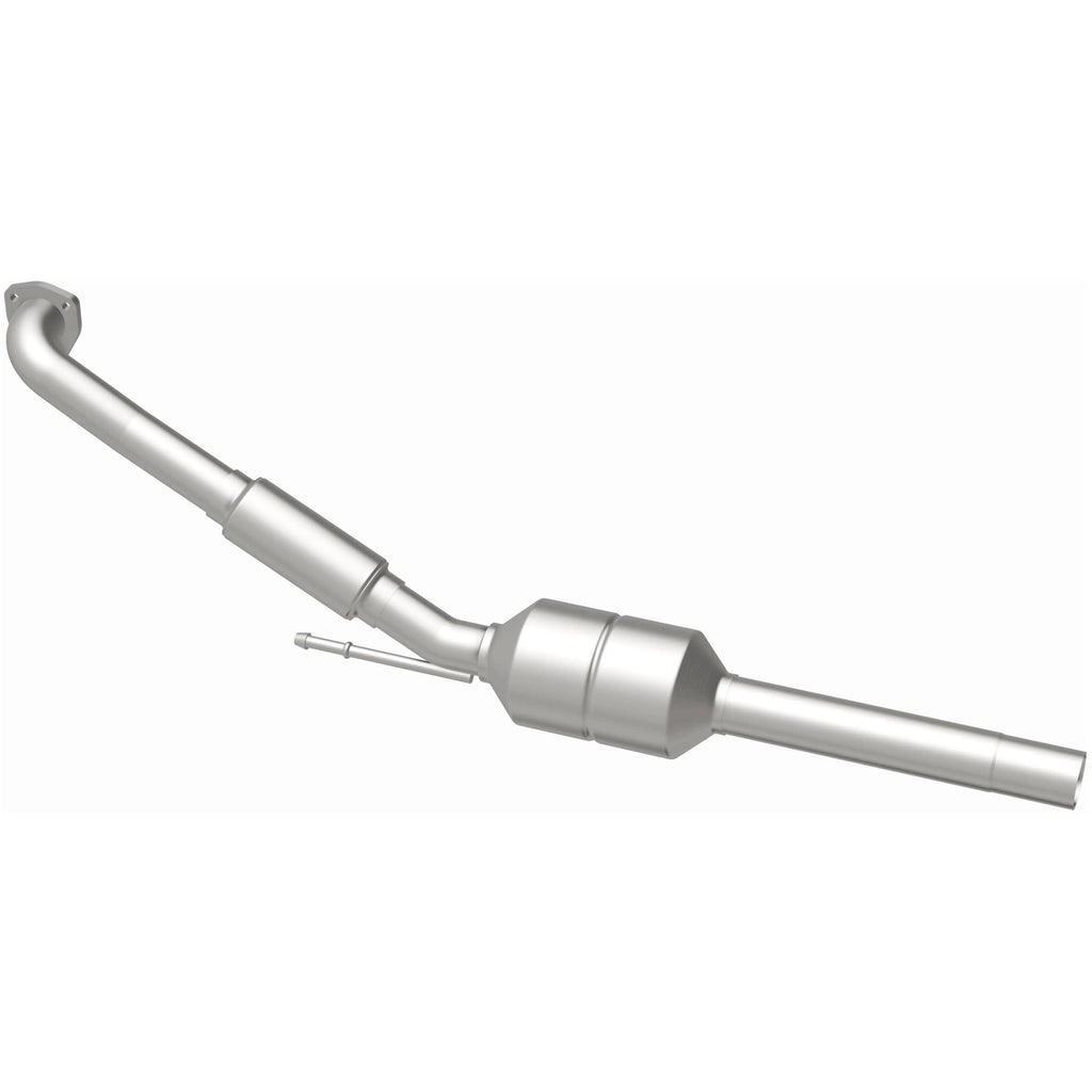 MagnaFlow Exhaust Products 52426 OEM Grade Direct-Fit Catalytic Converter for Select Volkswagen Beetle, Volkswagen Golf, Volkswagen Jetta