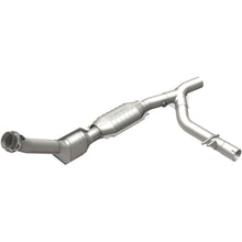 Load image into Gallery viewer, MagnaFlow Exhaust Products 51412 OEM Grade Direct-Fit Catalytic Converter for Select Ford Expedition, Ford F-150, Ford F-250, Lincoln Blackwood, Lincoln Navigator
