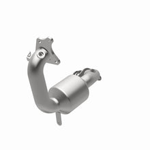 Load image into Gallery viewer, MagnaFlow Exhaust Products 551439 California CARB Direct-Fit Catalytic Converter for Select Nissan Juke